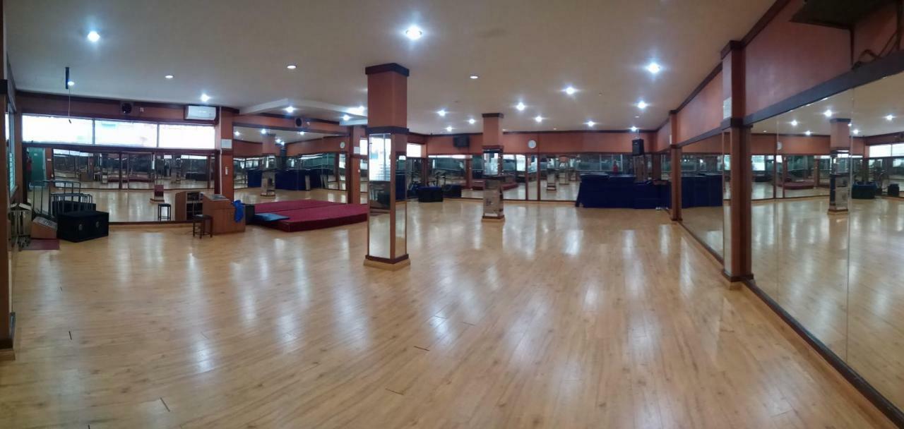 Utama Hotel Batam Esterno foto